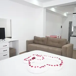 iljo-apartments-ksamil.albaniahotels.org/